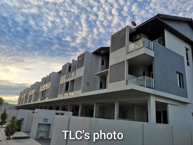 Gated Guarded Duplex Villa Raintree Park 2