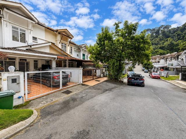 GATED GUARDED Double Storey Terrace Taman Sierra Ukay Ampang