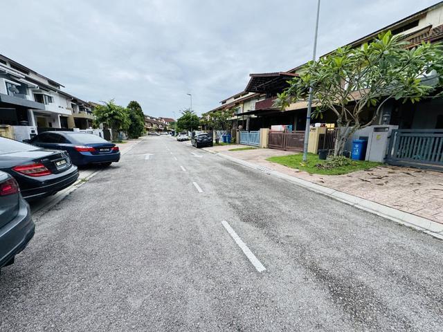 GATED GUARDED ENTENDED Double Storey Jeriji Bukit Jelutong Shah Alam