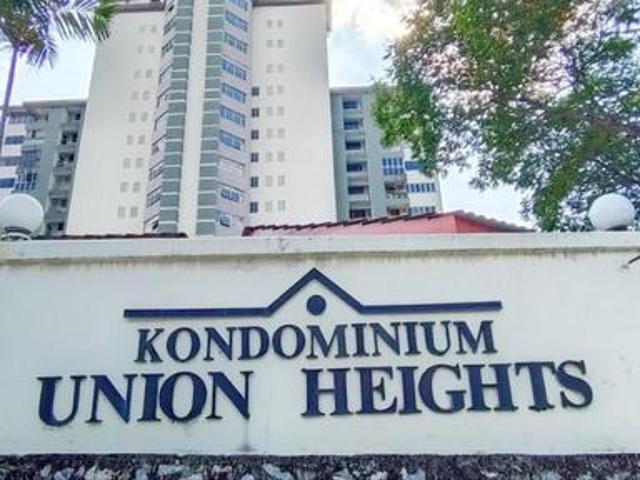 Gated Guarded I Freehold I Spacious Unit At Union Heights Condominium