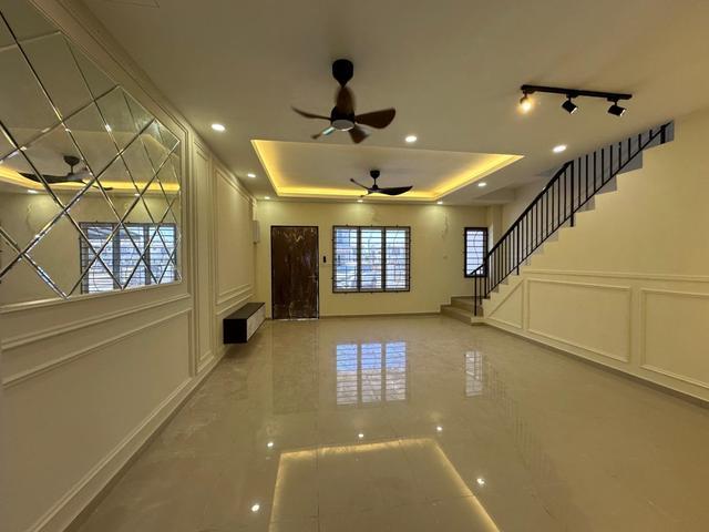 Gated Guarded Renovated Teres 2 Tingkat Kota Warisan Sepang