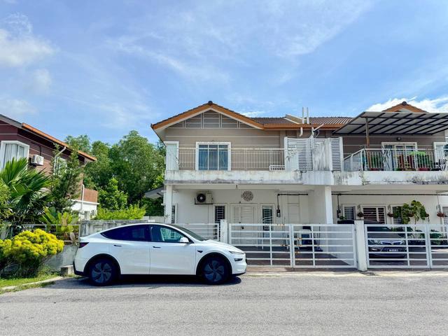 Gated Guarded Semi D Landed House Taman Desiran Bayu Puchong