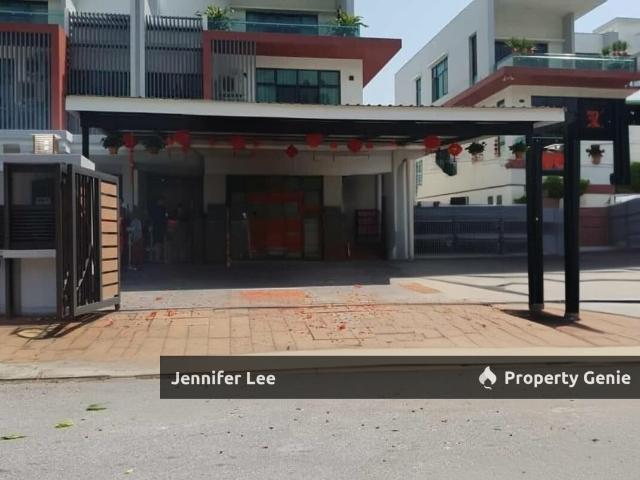 Gated Guarded 3 storey Semi D with built in lift, Golf View Villa @ Taman Golf, Ipoh