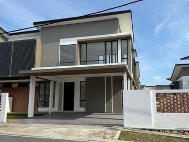 Gated GuardedDouble Storey Semi D at Country Villas Resort Orna