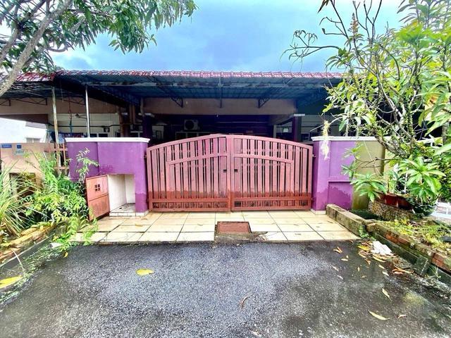 GATED GuARDEDSINGLE STOREY TERRACE HOUSE TAMAN PELANGI SEMENYIH