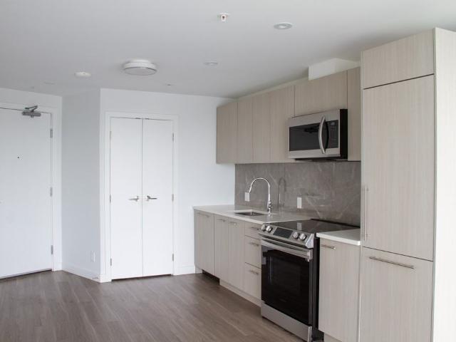 Gateway Residences Park Royal 2 Bedroom Apartment for Rent at 723 Main St, West Vancouver, BC V7T 0C2