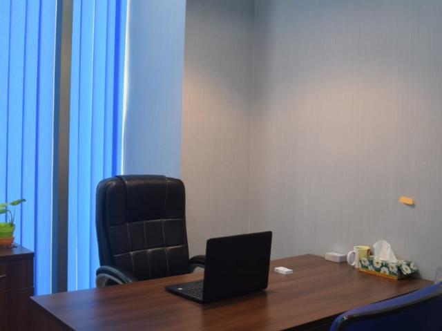 Gaur City Mall Commercial Co working Space 515 Sq. Ft. in Sector 4 Greater Noida Listing ID: #9924