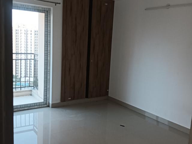 Gaur Yamuna City 16th Park View 2 Bedroom 1000 Sq. Ft. Apartment in Sector 19 Yamuna Expressway Greater Noida Listing ID: #9898