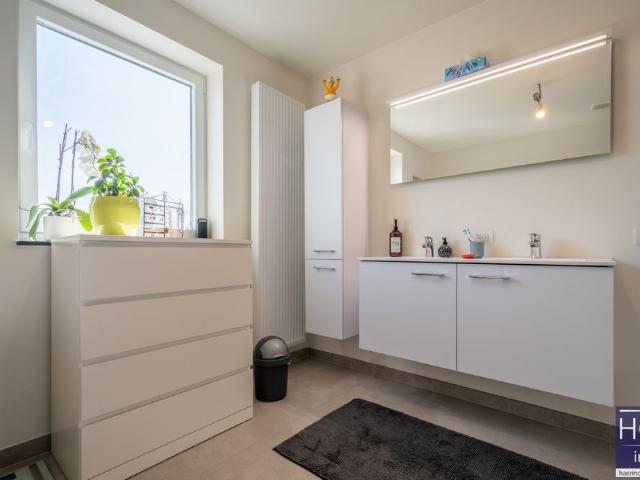 GAVERE Ruime én energiezuinige woning met 3 SLPK. én tuin