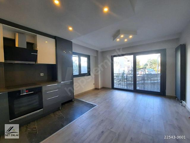 GAYRETTEPE' DE SIFIR LÜKS BİNADA 1+1 50 m2 1. KAT KOMBİLİ ASANSÖRLÜ FERAH DAİRE