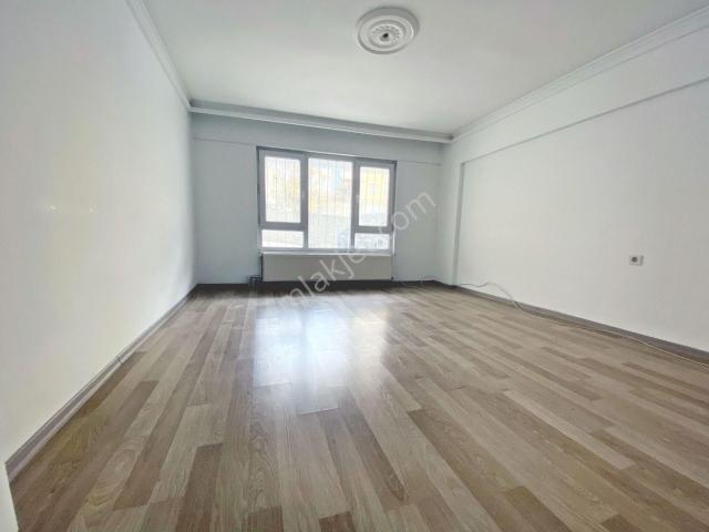 Gazeller Cadde Yakını 2+1 Salon Bağımsız Masrafsız Bahçe Katı!