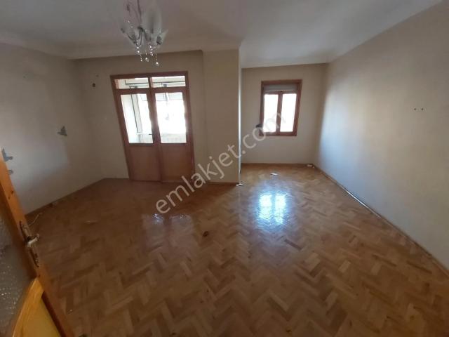 Gazi Mah.de 3+1 120 M2 1,kat Kiralık Daire