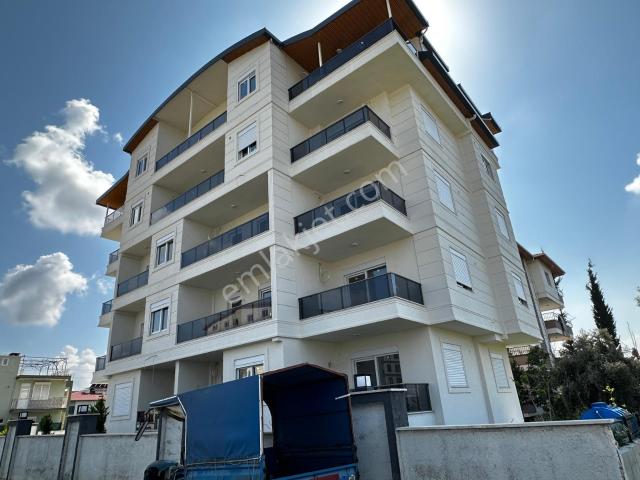 Gazi Mahallesi'nde Önü Açık Doğu Cepheli Satılık 1+1 Daire
