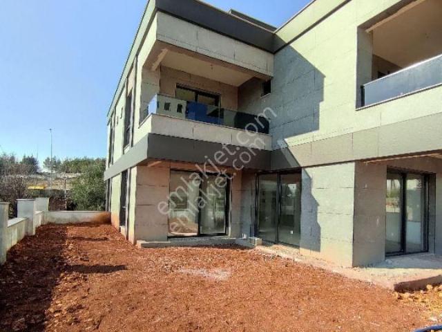 Gaziantep Şehirgösteren Ana Cadde Üzeri Ticari Kullanıma Uygun 7+1 Satılık Villa.