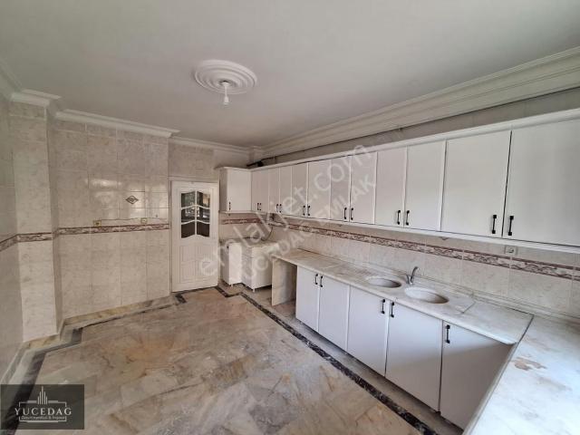 Gaziantep Fevzi Çakmak Bulvarı'nda 4+1 Kiralık Daire.
