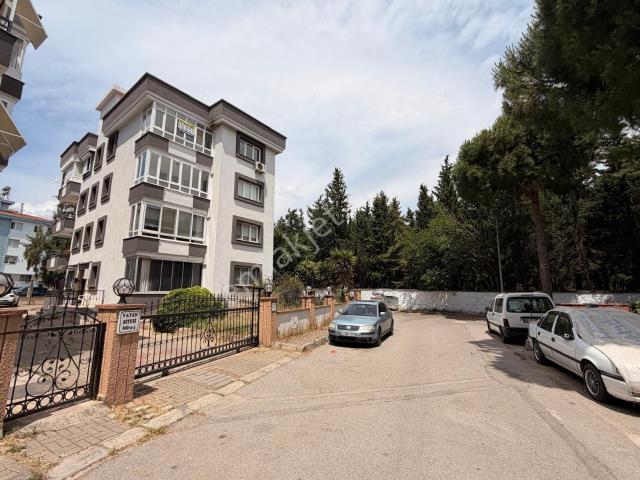 Gaziemir Atıfbey Mah. 3+1 135 M2 Kiralık Daire