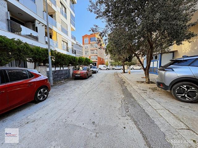 Gaziemir Gazi Mahallesi Merkezi Konumda Sıfır 3+1 Daire