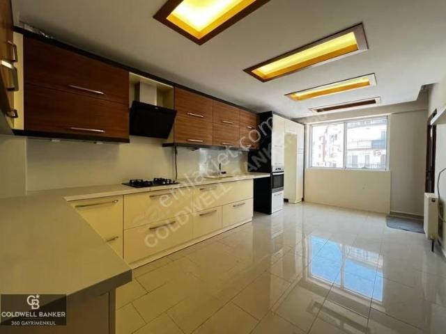 Gaziemir'de Özel Tasarım, Geniş 3+1 Daire, Çift Cephe, Otoparklı