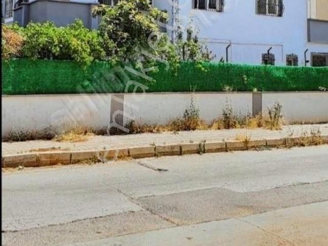 Gazikent Burak Mahallesinde 3 Katlı Bahçeli Tripleks Villa