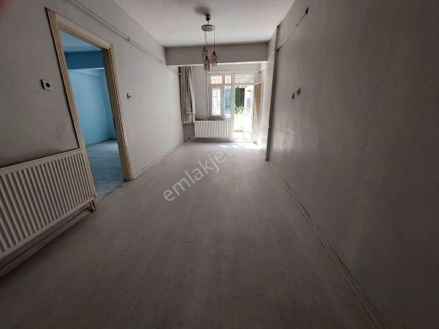 Gaziosmanpaşa Küçükköy Beşyol De Kiralık Yüksek Bahçekat Kat Balkonlu 2