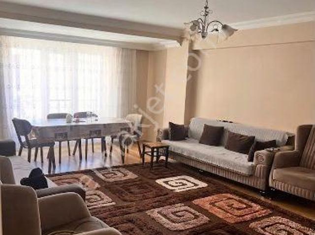 Gaziosmanpaşa Karayolları Mahallesinde 100 M² Fırsat Daire!