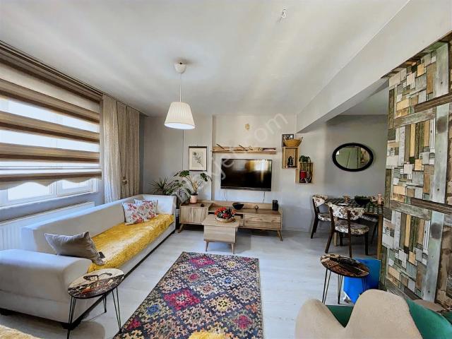 Gaziosmanpaşa Karlıtepe Mah. 3+1 Satılık