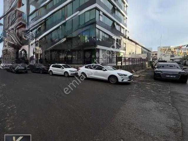 Gaziler Petrol Ofisi Arkası Akatay Plaza Altı 320 M2 Dükkan