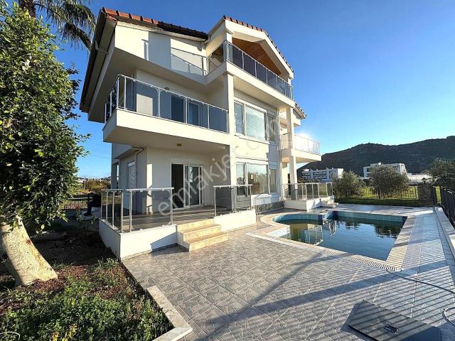 Gazipaşa / Pazarcı 5+1 Tripleks Villa Satılık Müstakil