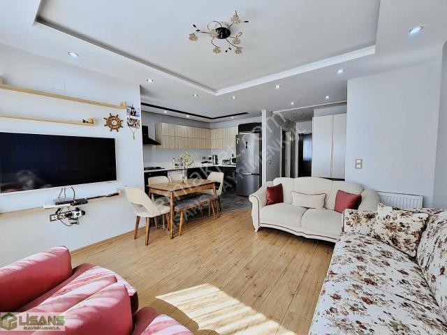 Gazipaşada Kazım Büfe Eski Stad Civarı 7 Yaşında Geniş 2+1+çb.