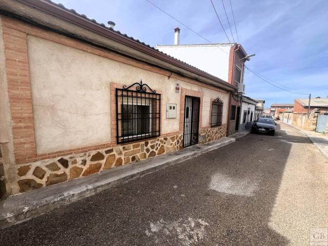GB gestión inmobiliaria vende Chalet en San Martín de Montalbán