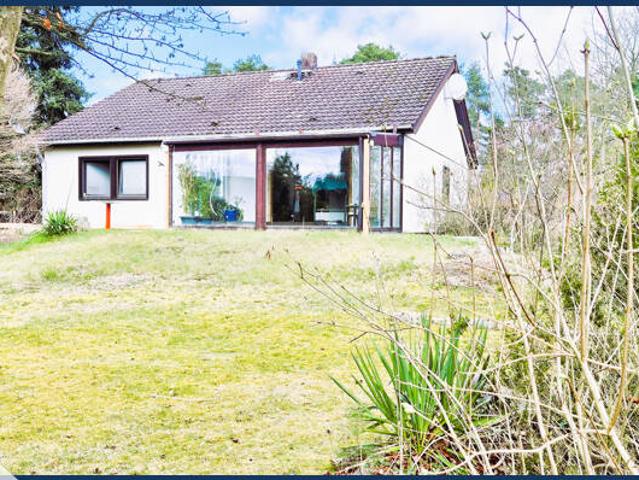 Gemütlich und Charmant! Bungalow mit großem Gartenbereich in wunderbarer Lage von Lachendorf!