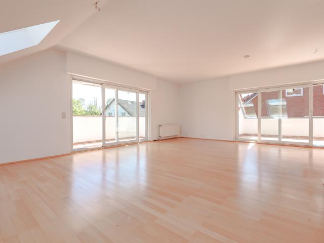 Gemütliche Dachgeschosswohnung 126 m² Wohnfläche + 20 m² Zusatzfläche + XXL Garten *provisionsfrei für Käufer