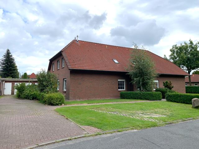 Gemütliche Dachgeschosswohnung mit Balkon in Westerstede Ocholt!