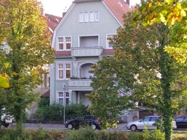 Gemütliche DG Wohnung in bevorzugter Lage in renoviertem Jugendstilhaus