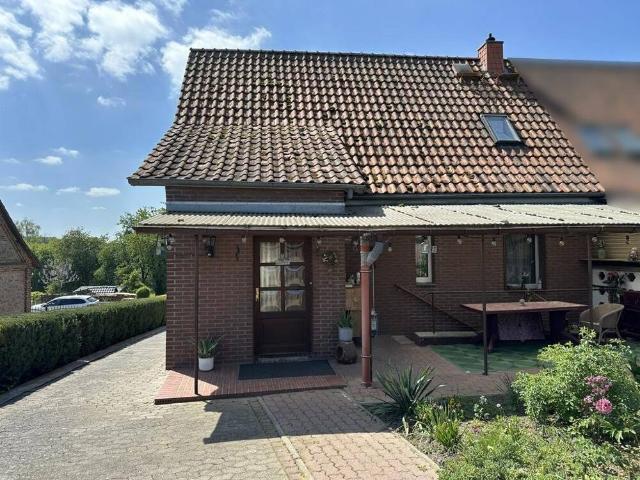 Gemütliche Doppelhaushälfte mit Garten und einer Menge Nebengelass für Hobby, Werkeln, Basteln & Bauen