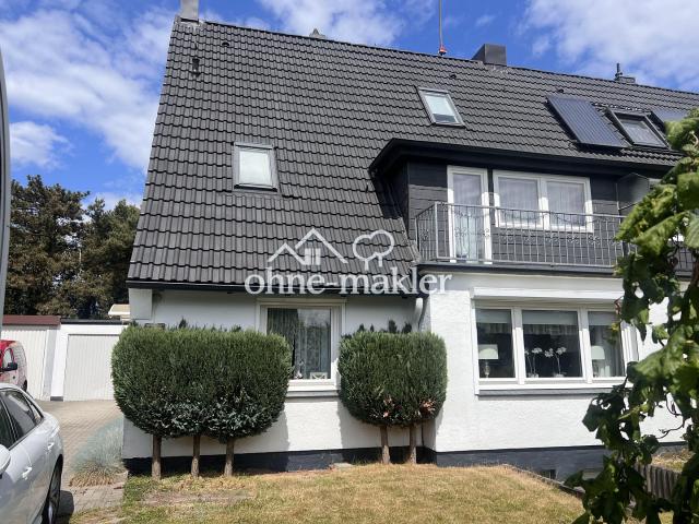 Gemütliche Doppelhaushälfte mit idyllischem Garten in Hamburg Langenhorn