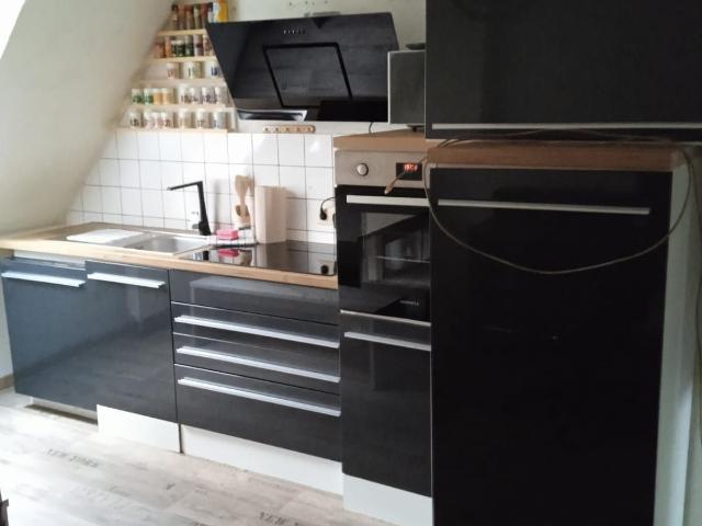 Gemütliche, frisch renovierte und komplett möblierte 2 Zimmer Maisonette ideal für Singles oder Pärchen sofort bezugsfrei!