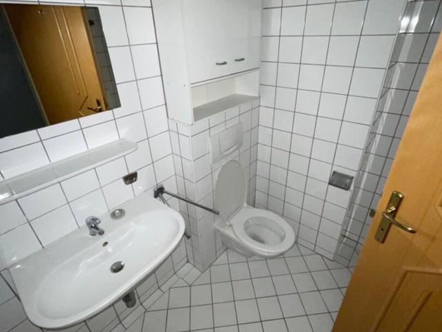 Gemütliche Single Wohnung mit Möblierter Küche im Zentrum von Lohnsburg