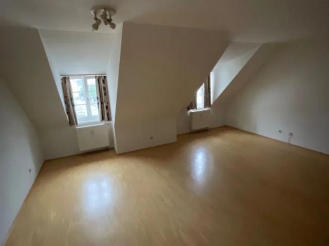 Gemütliche Single Wohnung mit möblierter Küche im Zentrum von Lohnsburg