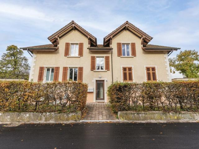 Gemütliche Wohnung im 4 Familien Haus auf der Breite