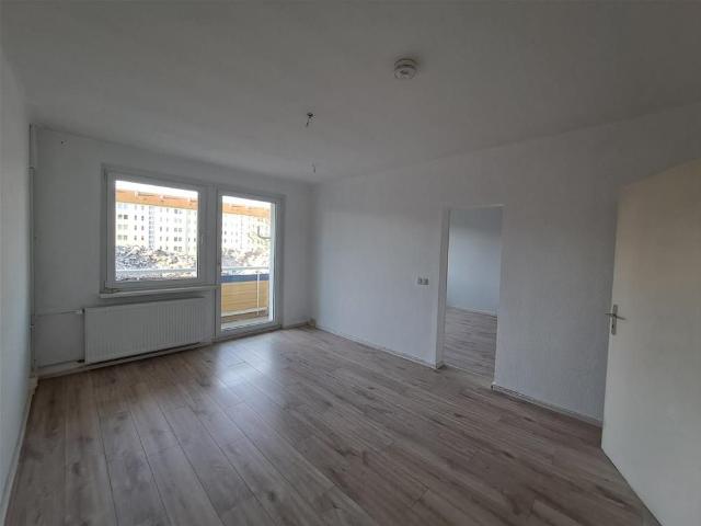 gemütliche 2 Raum Wohnung mit Balkon in Sandersdorf