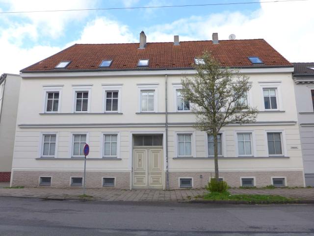 Gemütliche 2 Zimmer Dachgeschoss Wohnung mit Einbauküche in Zentrumsnähe