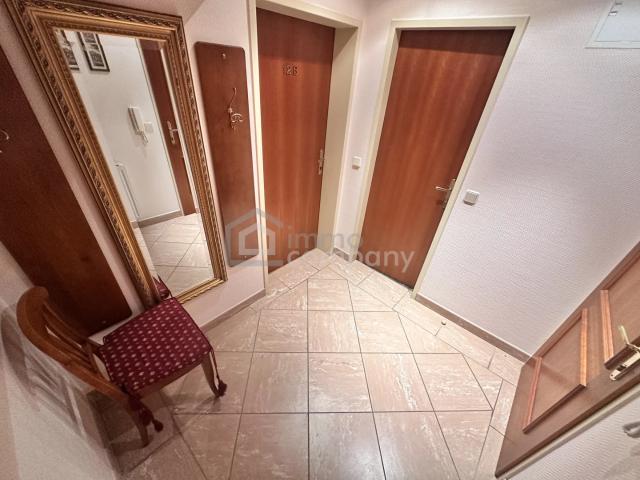 Gemütliche 2 Zimmer Wohnung in Lassee: Stadtblick, Einbauküche & Parkplatz!