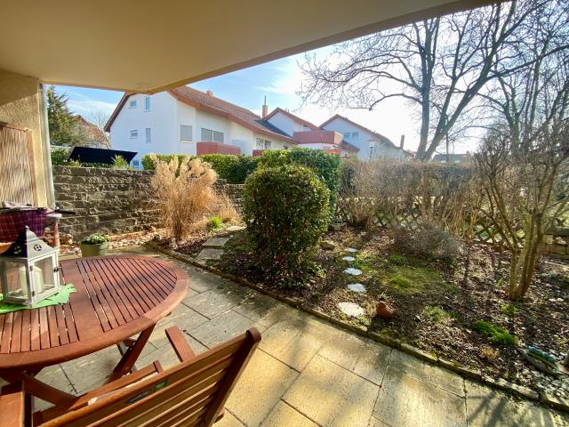 Gemütliche 2 Zimmer Wohnung mit eigenem Garten & zwei Stellplätzen!