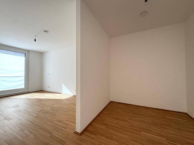Gemütliche 2 Zimmer WOHNUNG + mit LOGGIA Erstbezug