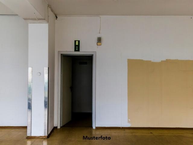 Gemütliche 2 Zimmer Wohnung mit Terrasse und Gartenanteil