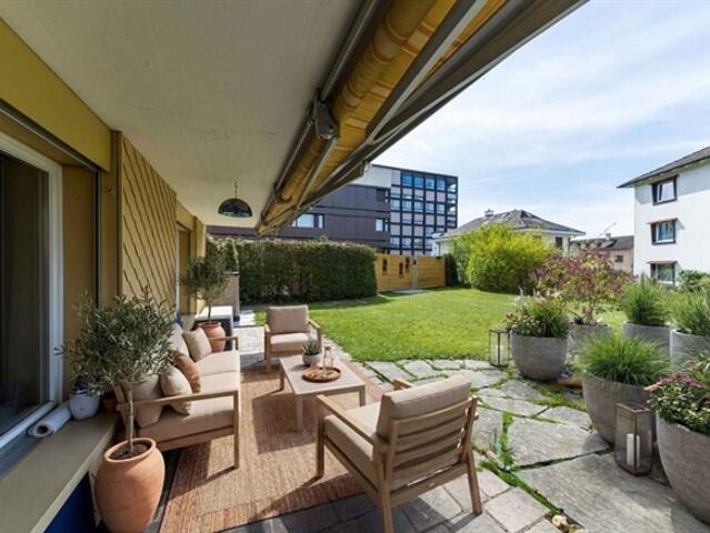 GEMÜTLICHE 3.5 ZIMMER GARTENWOHNUNG IM ZENTRUM