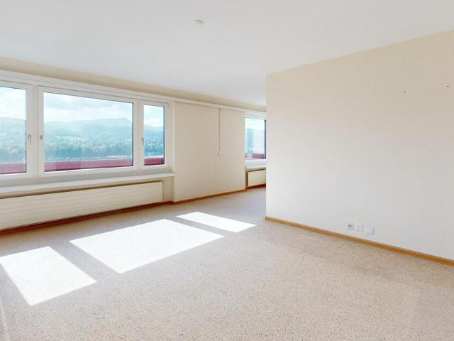 Gemütliche 3.5 Zimmer Wohnung im Baurecht mit Einstellhallenplatz