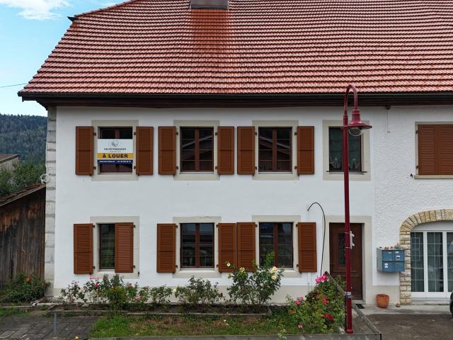 Gemütliche 3,5 Zimmer Wohnung im ersten Stock zur Miete in Sornetan