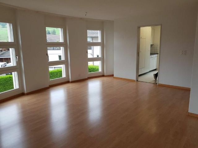 Gemütliche 4.5 Zimmerwohnung an ruhiger Lage!